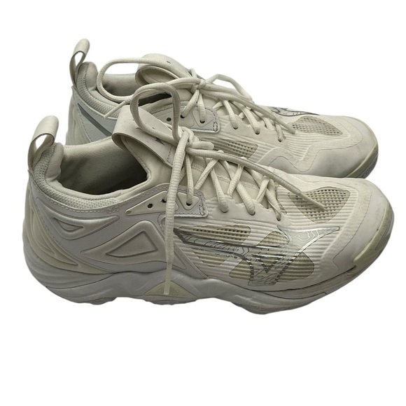 Mizuno Enerzy Women's Wave Momentum 3 Volleyball Shoe White size 8 Lace-up Sneak - Picture 1 of 8